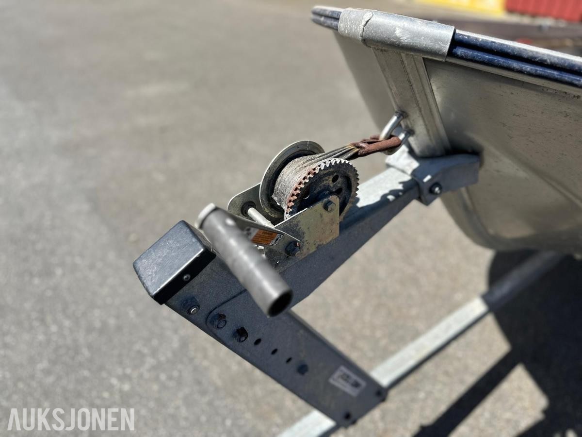 2001 Linder Sportsmann 400 båt med henger og motor
